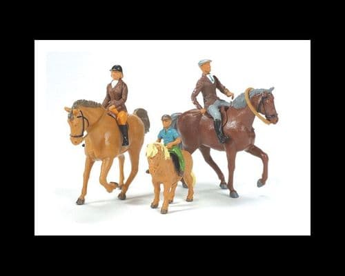 Tomy Britains Farmyard Horses and Riders Set