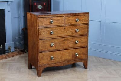 Antique Georgian Fiddle Back Mahogany Chest of 5 Drawers With Original Knobs