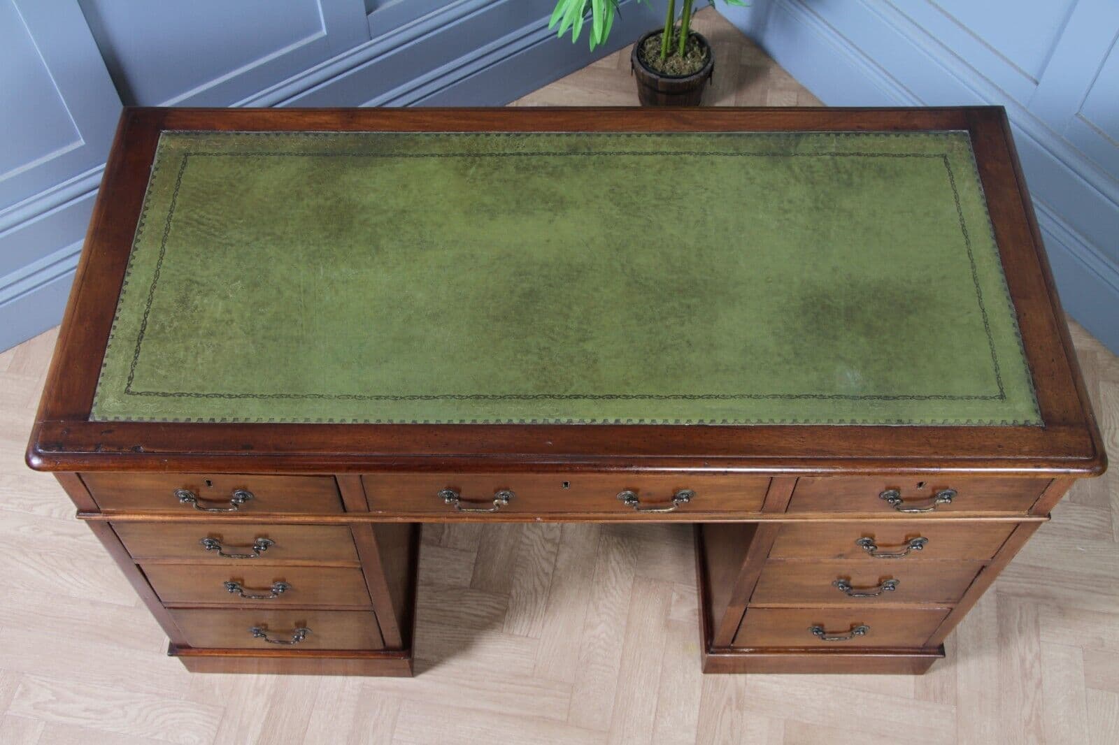 Antique Late Victorian Mahogany 9 Drawer Twin Pedestal Knee Hole