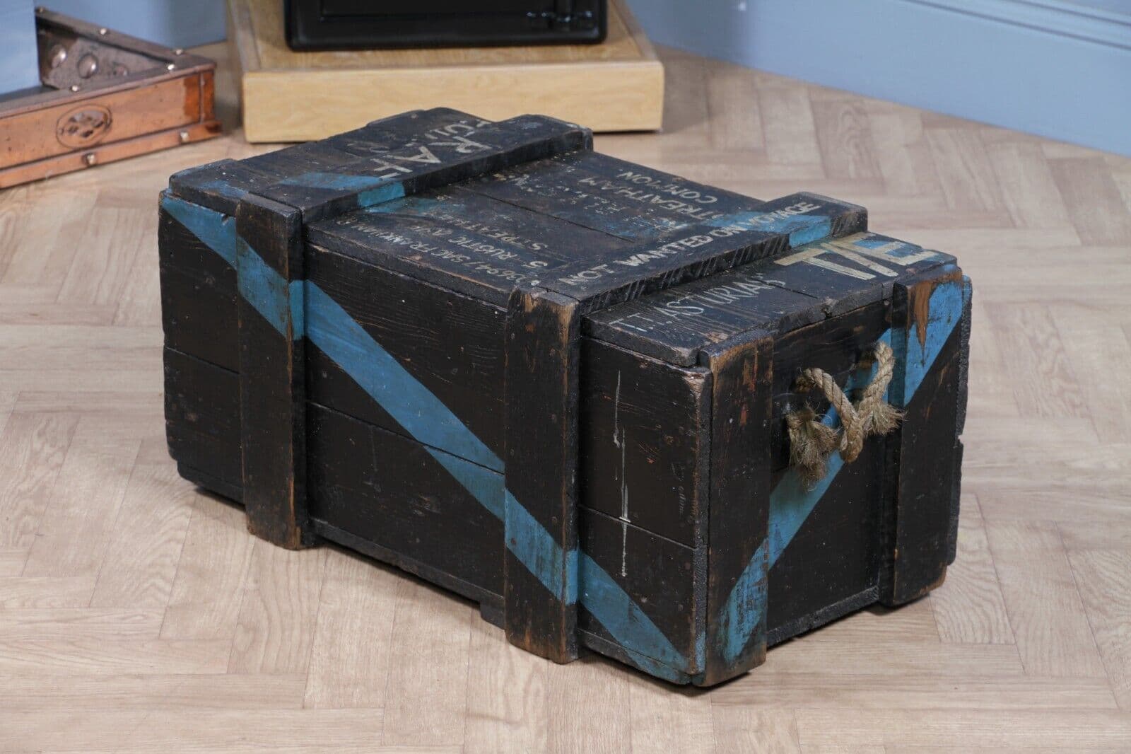 Antique Vintage RAF Crate Trunk Millitary Travel Chest Coffee Table MOD