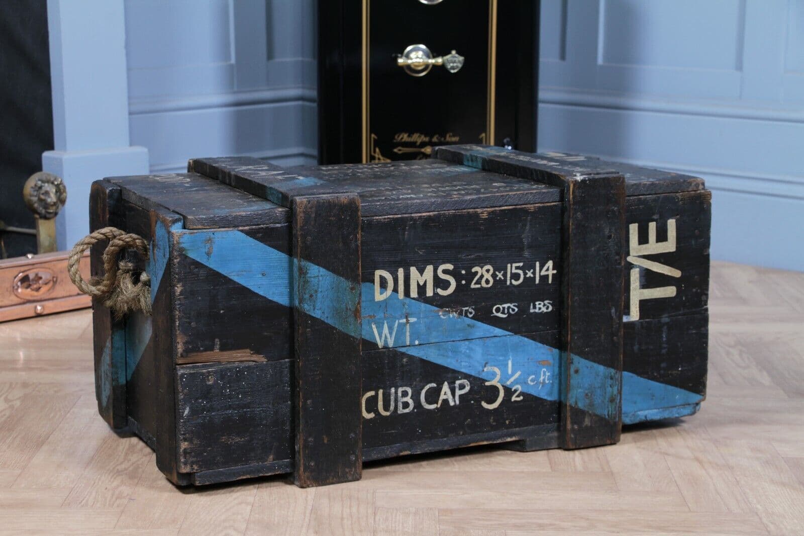 Antique Vintage RAF Crate Trunk Millitary Travel Chest Coffee Table MOD
