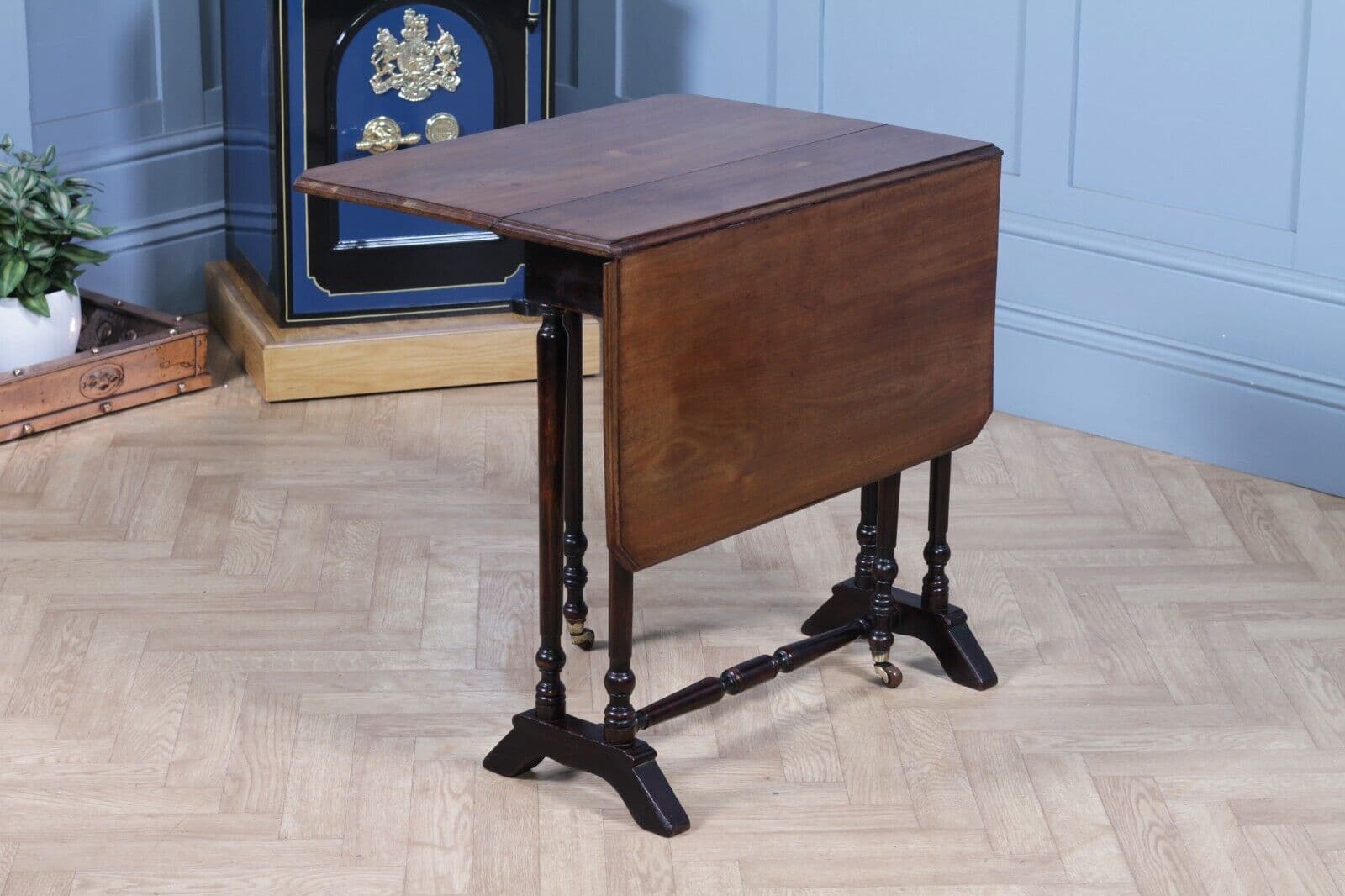Edwardian Solid Mahogany Small Drop Leaf Sutherland Occasional Table C1890