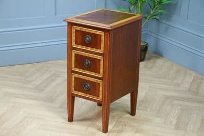 Reproduction Antique Flame Grain Mahogany Bedside Chest of Drawers Lamp Table
