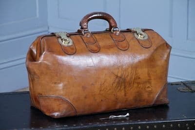Vintage 1930s Norris Luggage of England Leather Gladstone Lockable Briefcase Bag