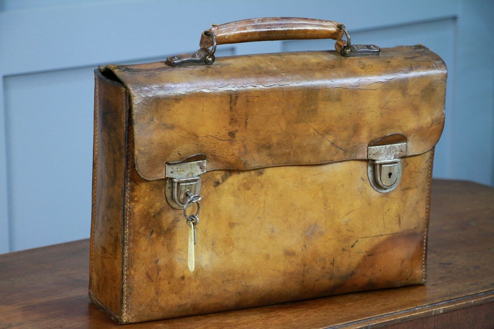 Vintage Antique 1930s x22;E Nàgeli& x22; Italian Leather