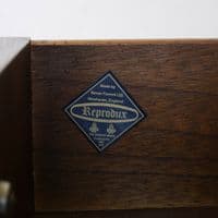 Vintage Reprodux Bevan Funnel Small Bow Fronted Mahogany Chest of 4 Drawers 1970