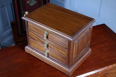 Vintage Solid Mahogany Chest of 3 Drawers Jewellery Box Baise Lined Tassel Pulls