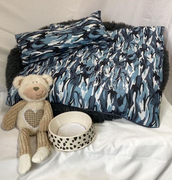 Otis - Duvet Set / Blanket for Dogs. Single 26 x 26 inches (64x64cm) Lazy Dog Company.