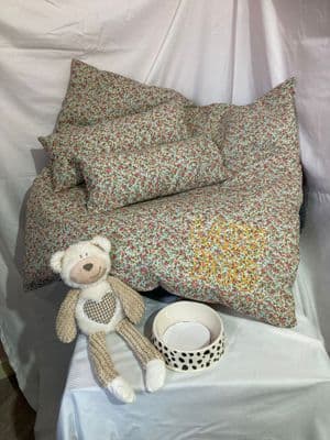 Winnie - Duvet Set / Blanket for Dogs. Double. 32x32 ins(81x81cm) Lazy Dog Company