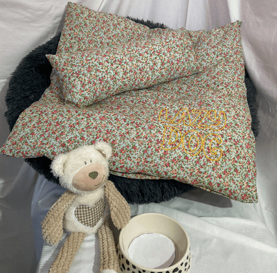 Winnie - Duvet Set /  Blanket for Dogs.  Single 26x26 ins(64x64cm) Lazy Dog Company.