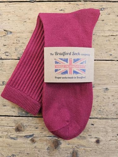 Crew Top Solid Claret Socks.