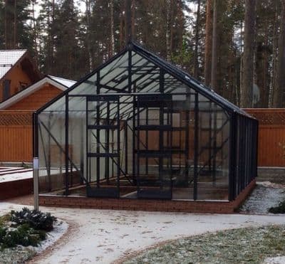 Titan Greenhouse 1200  18.6 'x12'.5''