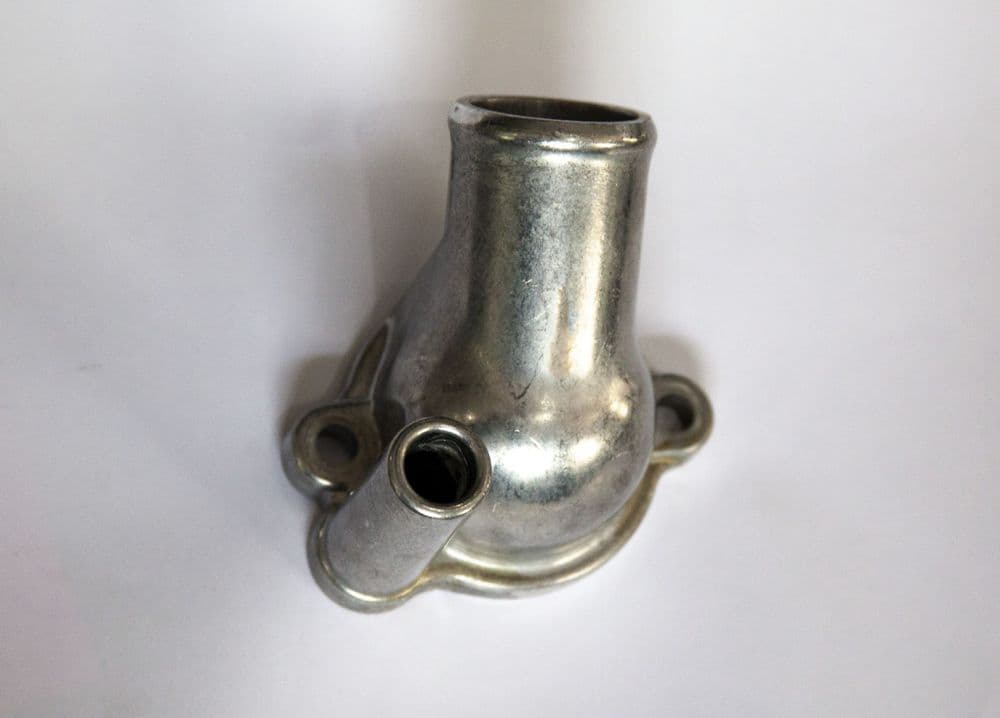 Thermostat housing for Edelbrock/Offenhauser Manifolds Two wheel