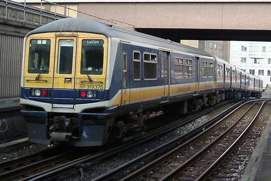 Class 319 Thameslink EMU OO Gauge