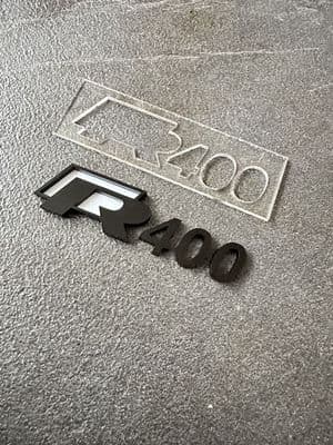 R TUNING BADGE WITH JIG