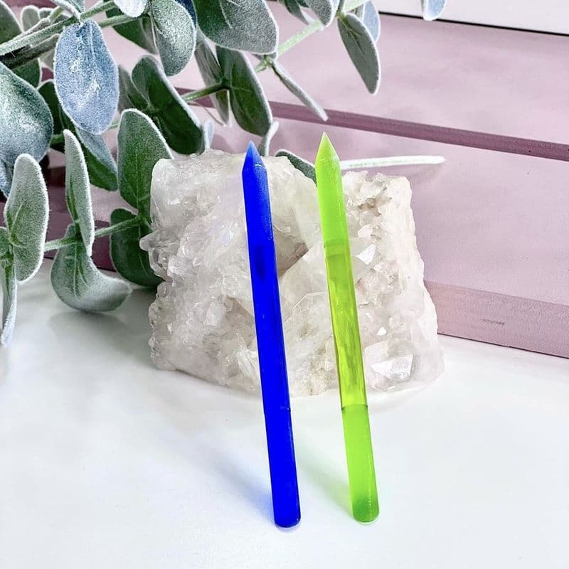 Glass cuticle pusher