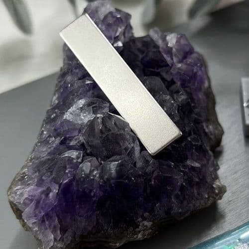 Large flat bar magnet