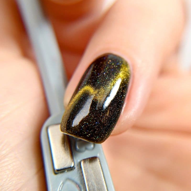 Zig zag double headed nail art magnet