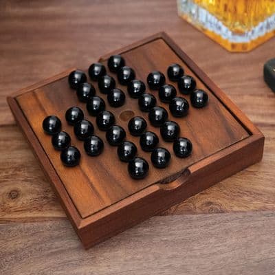 Iron & Glory Solitaire Game