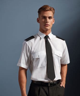 Short sleeve pilot shirt with front logo