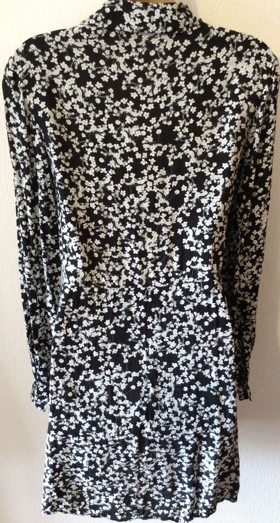 & other stories black shirt dress & Other Stories Mini Dress Black Linen Size 6 Tie-Front Shirtdress NEW –  Celebrity Owned main image 0