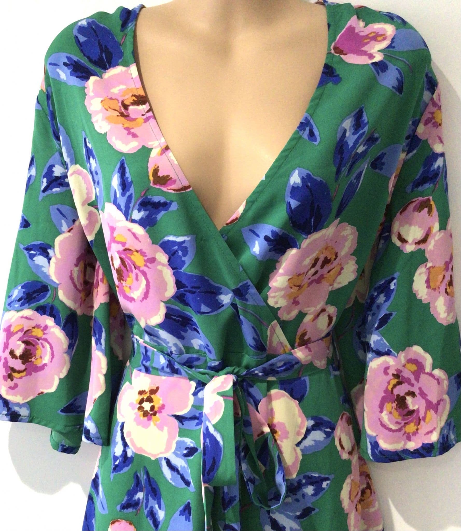 BOOHOO GREEN TROPICAL FLORAL WRAP DRESS SIZE 14
