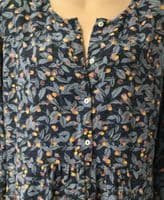 BRAKEBURN BLUE LEAF PRINT BUTTON TUNIC BLOUSE SIZE 12