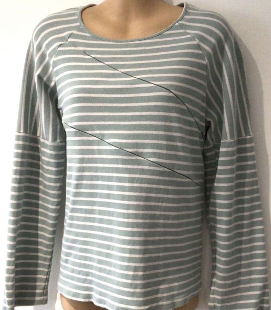 BUMPLE DUCK EGG BLUE STRIPE NURSING T-SHIRT TOP SIZE 10