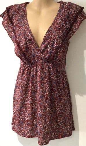 ESPIRIT MAROON FLORAL WRAP TOP SIZE M 12