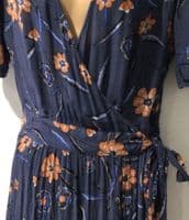 FAT FACE BLUE FLORAL TEXTURED WRAP DRESS SIZE 10