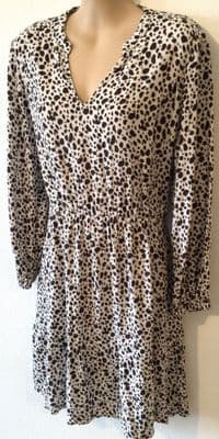 GAP WHITE LEOPARD ZIP NURSING TUNIC DRESS SIZE S 10