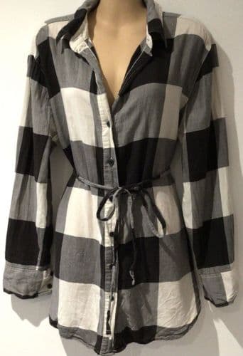 H&M MAMA BLACK/WHITE CHECK MATERNITY/NURSING SHIRT SIZE M 12/14
