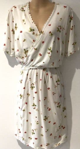 H&M MAMA WHITE STRAWBERRY PRINT MATERNITY & NURSING DRESS SIZE XL 16-20