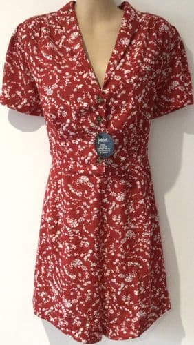 JOANIE RED FLORAL COLUMBO BUTTON PLAYSUIT NEW SIZE 14