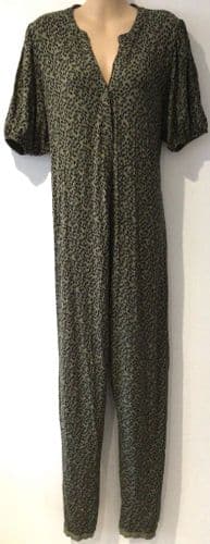 JOJO MAMAN BEBE MATERNITY/NURSING KHAKI PRINT BUTTON JUMPSUIT SIZE M 12/14