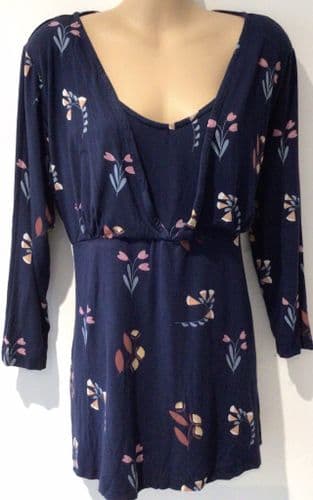 JOJO MAMAN BEBE NAVY LONG SLEEVED FLORAL NURSING TOP SIZE M 12/14