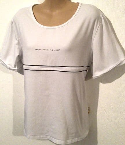 JUNO JACKS FEED BETWEEN THE LINES WHITE NURSING TOP SIZE 18