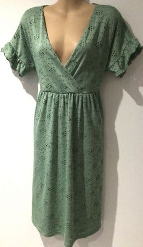 MAMALICIOUS  GREEN BRODERIE WRAP DRESS SIZE M 12