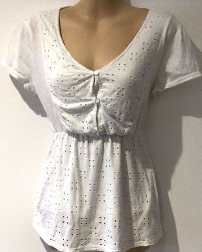 MAMALICIOUS WHITE BRODERIE MATERNITY/NURSING TOP SIZE S 8-10