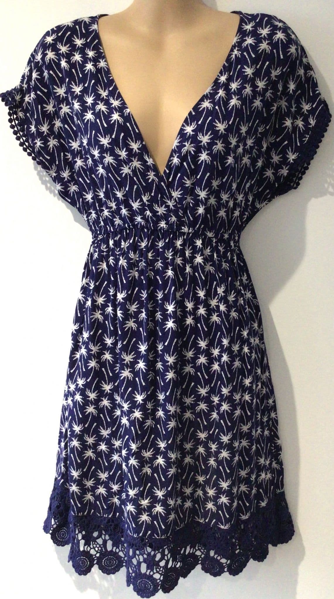 MANTARAY BLUE PALM TREE CROCHET TRIM DRESS SIZE S 8-10