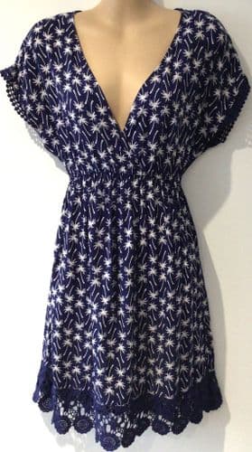 MANTARAY BLUE PALM TREE CROCHET TRIM DRESS SIZE S 8-10