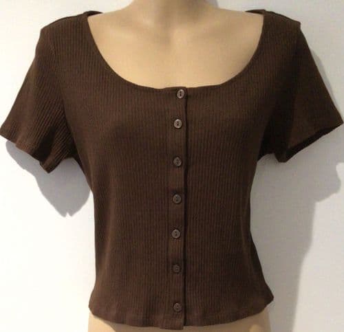 MONKI CHOCOLATE RIBBED BUTTON CROP TOP SIZE M 12/14