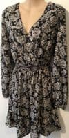 NEW LOOK BLACK/WHITE FLORAL WRAP DRESS SIZE 14