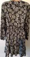 NEW LOOK BLACK/WHITE FLORAL WRAP DRESS SIZE 14