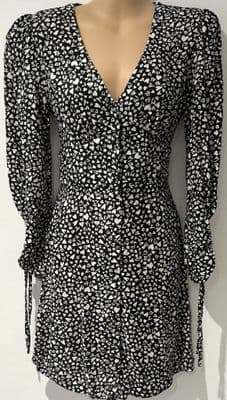 NOBODY’S CHILD BLACK/WHITE HEART BUTTON DRESS SIZE 10