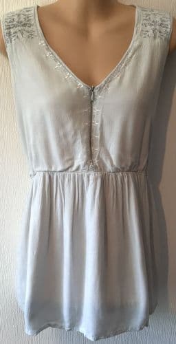 SERAPHINE PALE GREEN EMBROIDERED ZIP NURSING VEST TOP SIZE 16