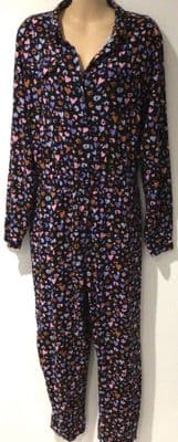 SUGARHILL BLACK HEART PRINT BUTTON JUMPSUIT SIZE 18