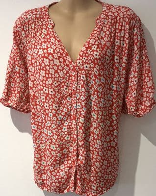 SUGARHILL RED FLORL BUTTON SHIRT SIZE 18