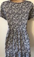 VERTBAUDET NAVY FLORAL BUTTON NURSING TOP SIZE 14/16