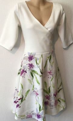 WANT THAT TREND WHITE FLORAL WRAP SKATER DRESS NEW SIZE 12
